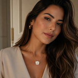 Colar Flor de Pérola Banhado a Ouro 18K