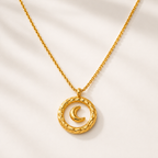 Colar com Pingente de Lua Banhado a Ouro 18K