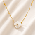 Colar Flor de Pérola Banhado a Ouro 18K