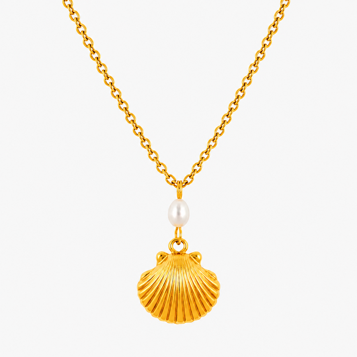 Colar com Pingente de Concha Banhado a Ouro 18K