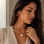 Colar Flor de Pérola Banhado a Ouro 18K